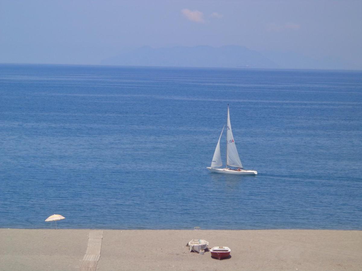 Vacanze Al Mare Patrizia'S Sweet Home 特米维里托 外观 照片